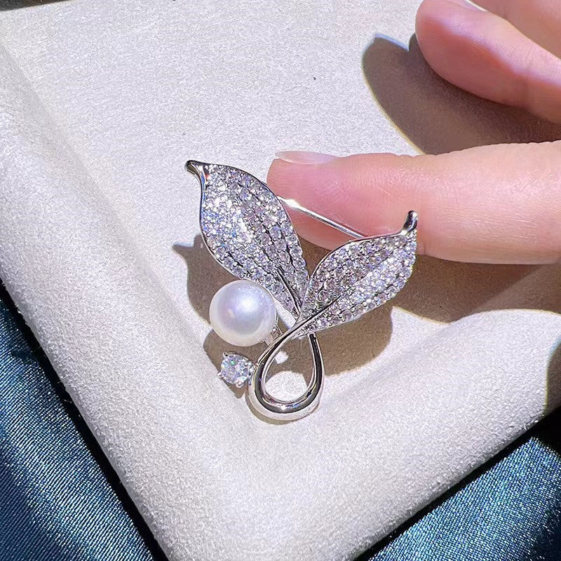 Gold and silver leaf design jewelry